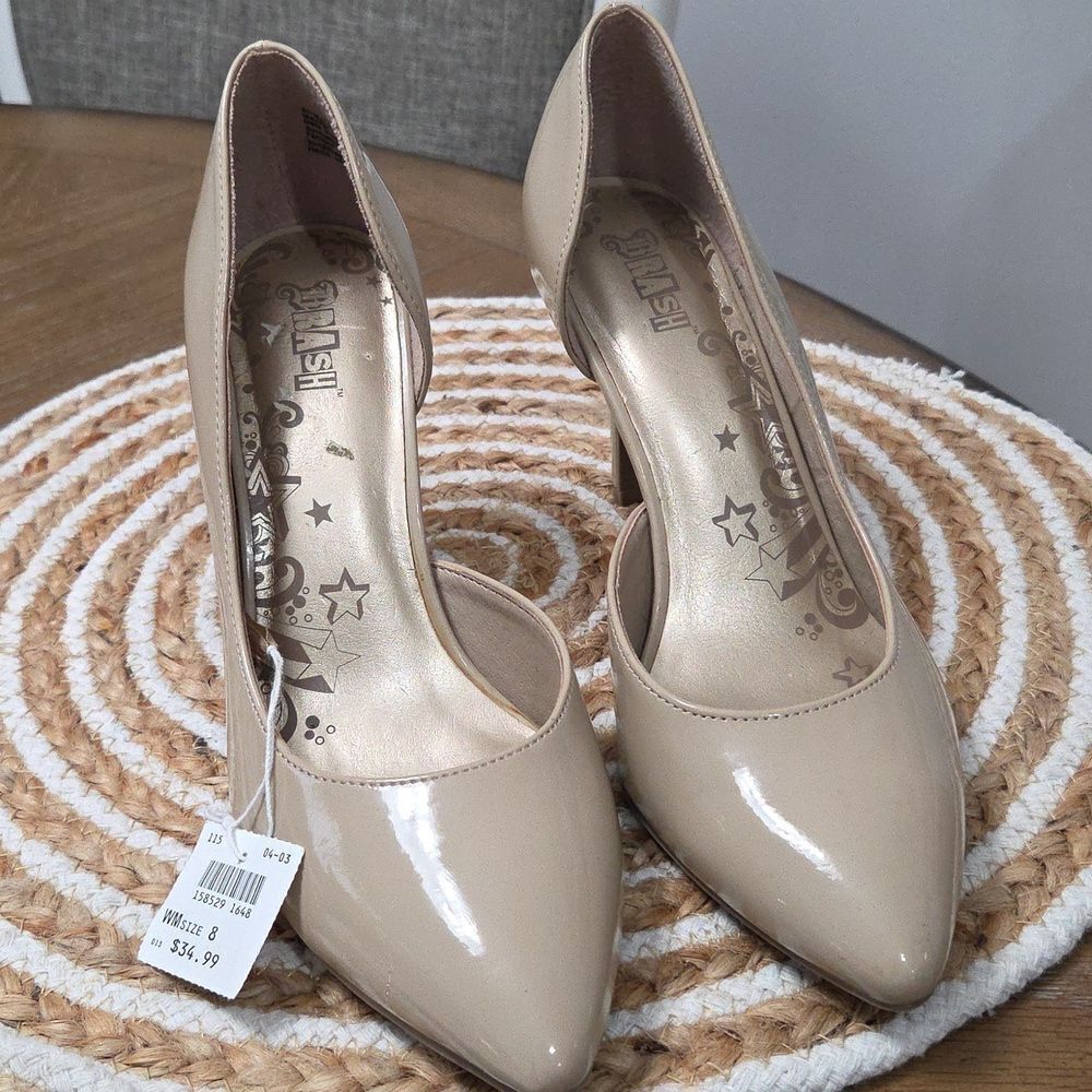 Brash Beige  Womans Heels Size 8, Nwt